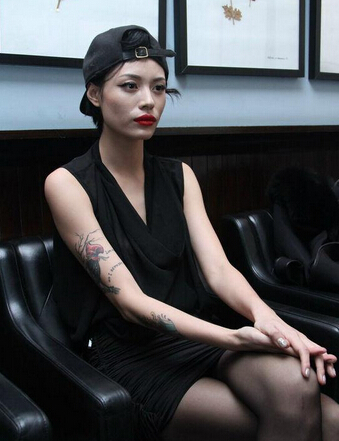 葛荟婕和葛天什么关系 葛天和葛荟婕长的像_国