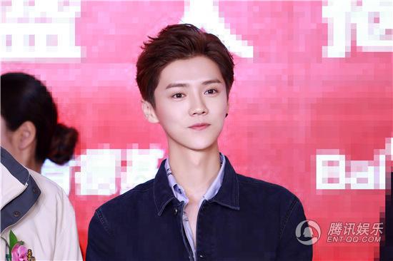 吃货鹿晗空降上海 自曝想拍科幻影视剧_sort