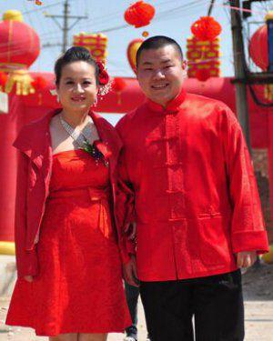 岳云鹏难得秀恩爱:晒娇妻素颜美照 讲相识历程