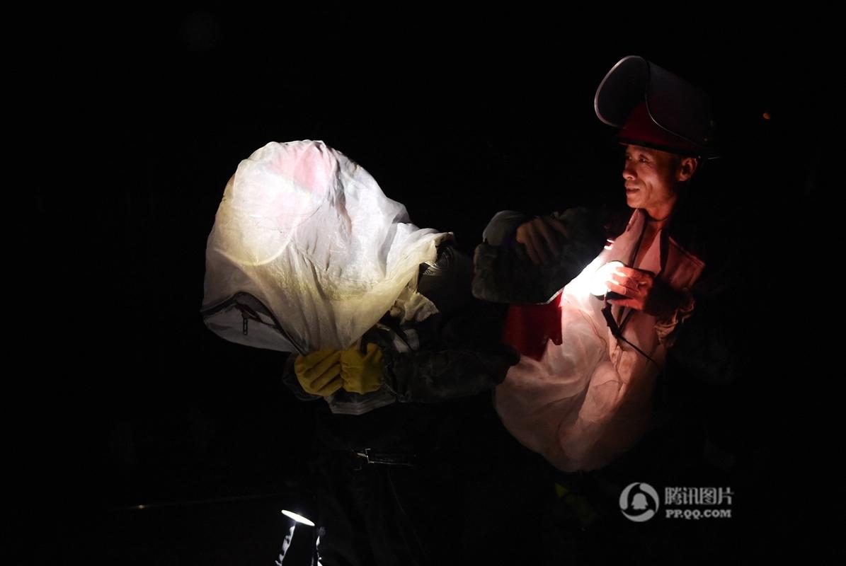 兄弟头像两人_5个人的兄弟头像_兄弟两人每年收入