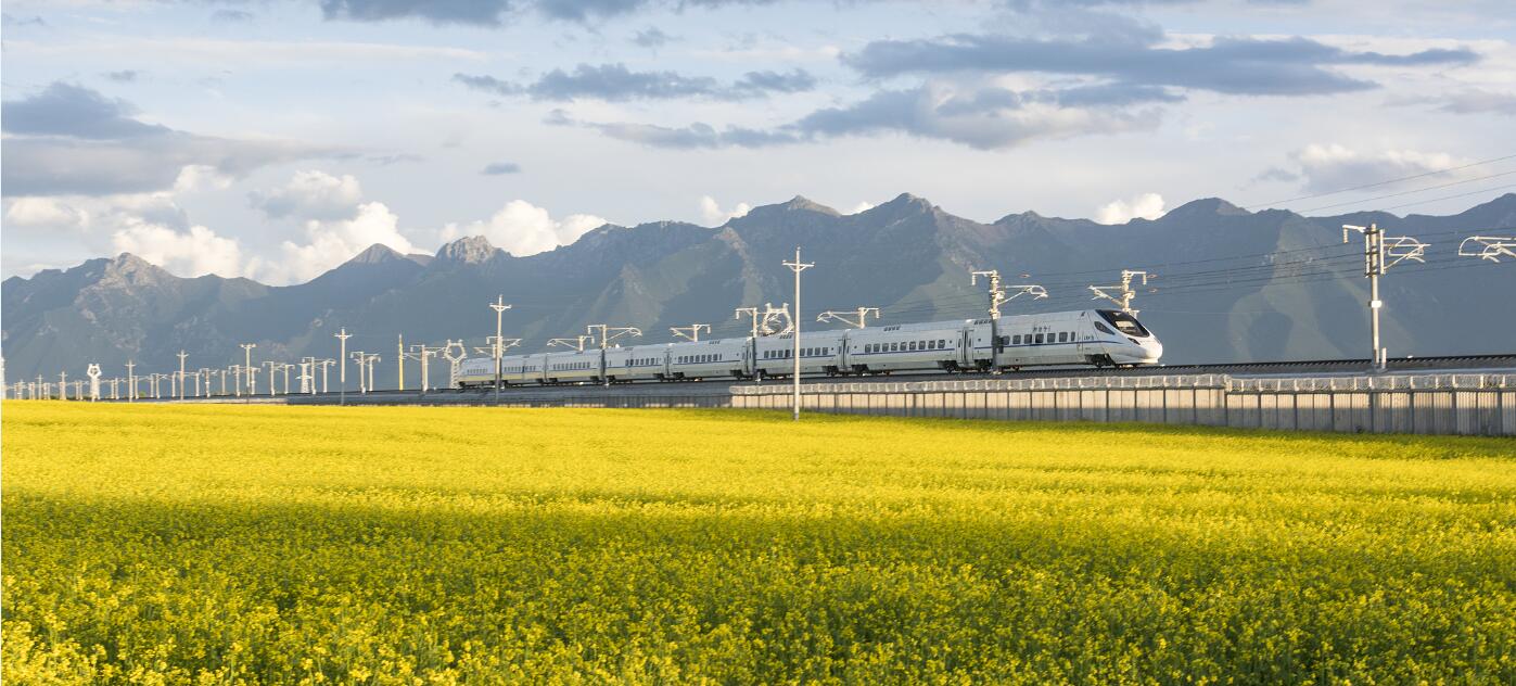 【壮丽70年·奋斗新时代】高铁复兴号：驶向中国标准的全新运输时代