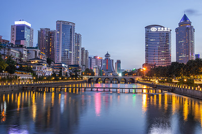 贵阳脱贫攻坚 要在四方面发力