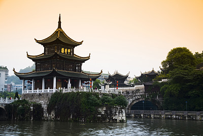 贵阳市委专题调度全市脱贫攻坚及农业农村工作