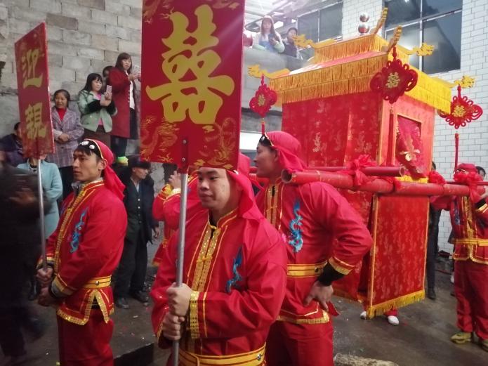 山村迎亲人简谱_山村迎亲人背景图(5)