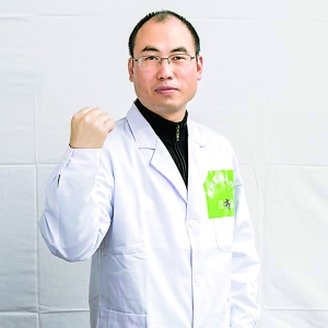 贵州省第一批援鄂医疗队队员江齐昌：不管怎样 绝不退缩