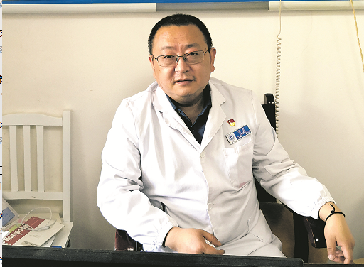 贵州省第四批援鄂医疗队队员尘坚：愿尽自己所能 帮助更多人