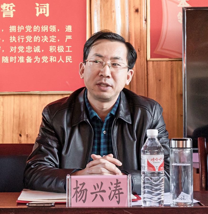 黔东南州文联组织艺术家企业家到麻江陆堡村开展脱贫攻坚帮扶活动