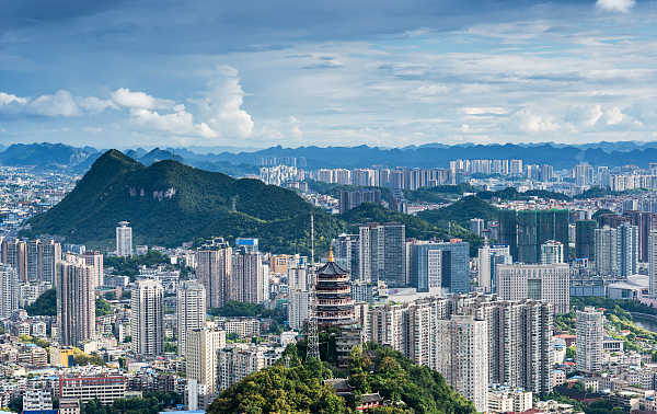 赵德明主持召开贵阳市委常委会和贵安新区党工委扩大会议 传达学习党的十九届五中全会精神