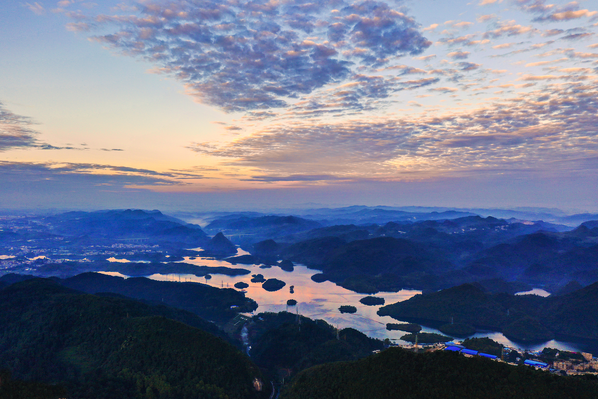 贵阳第四次入选全国文明城市