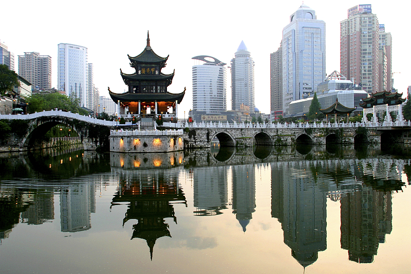 南明区人社系统学习宣传贯彻党的十九届五中全会精神