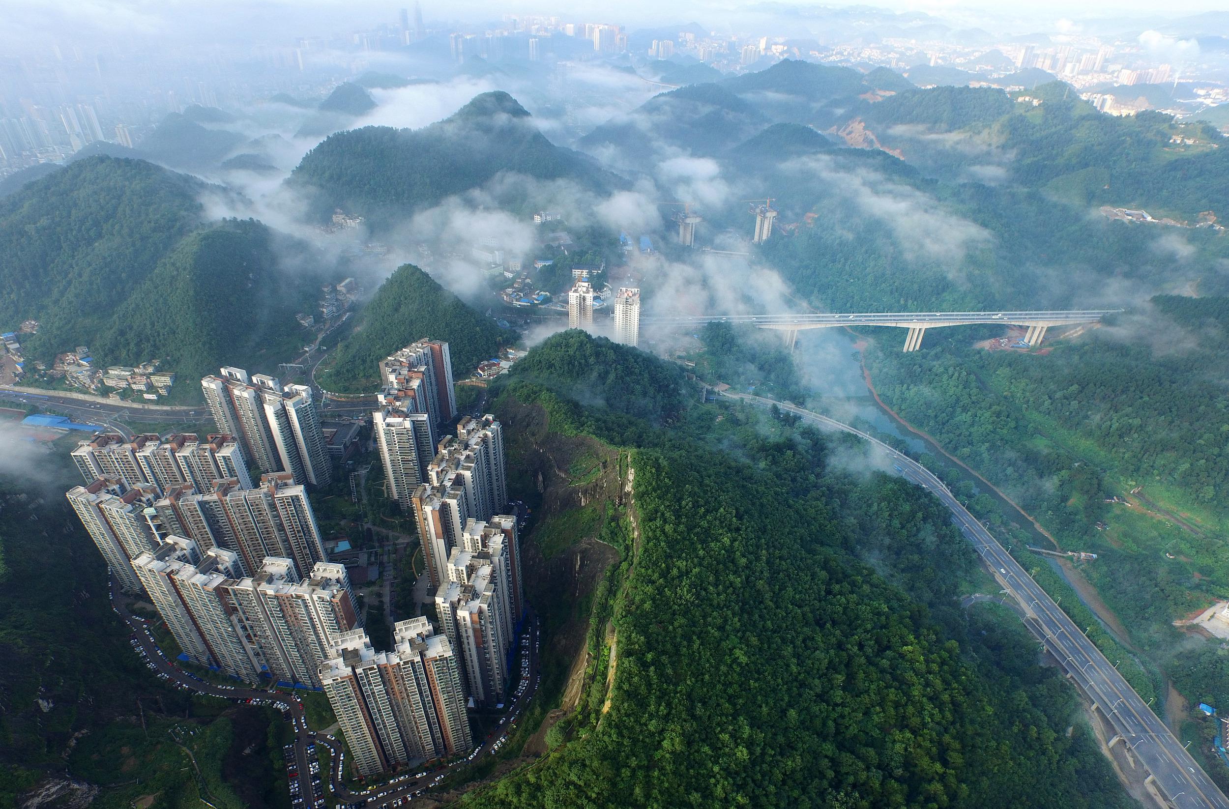 省纪委省监委传达学习省委十二届八次全会精神