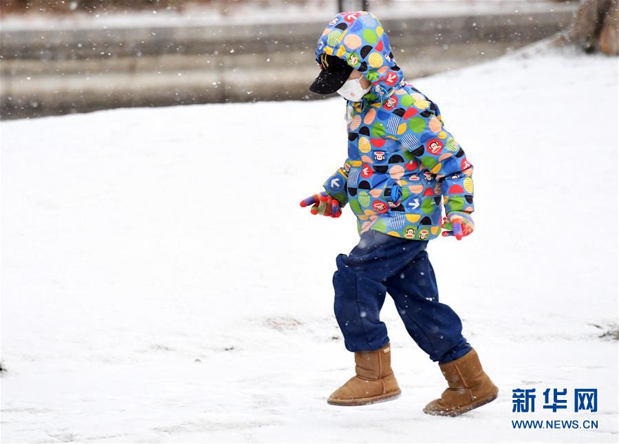 （新华视界）（1）北京降雪