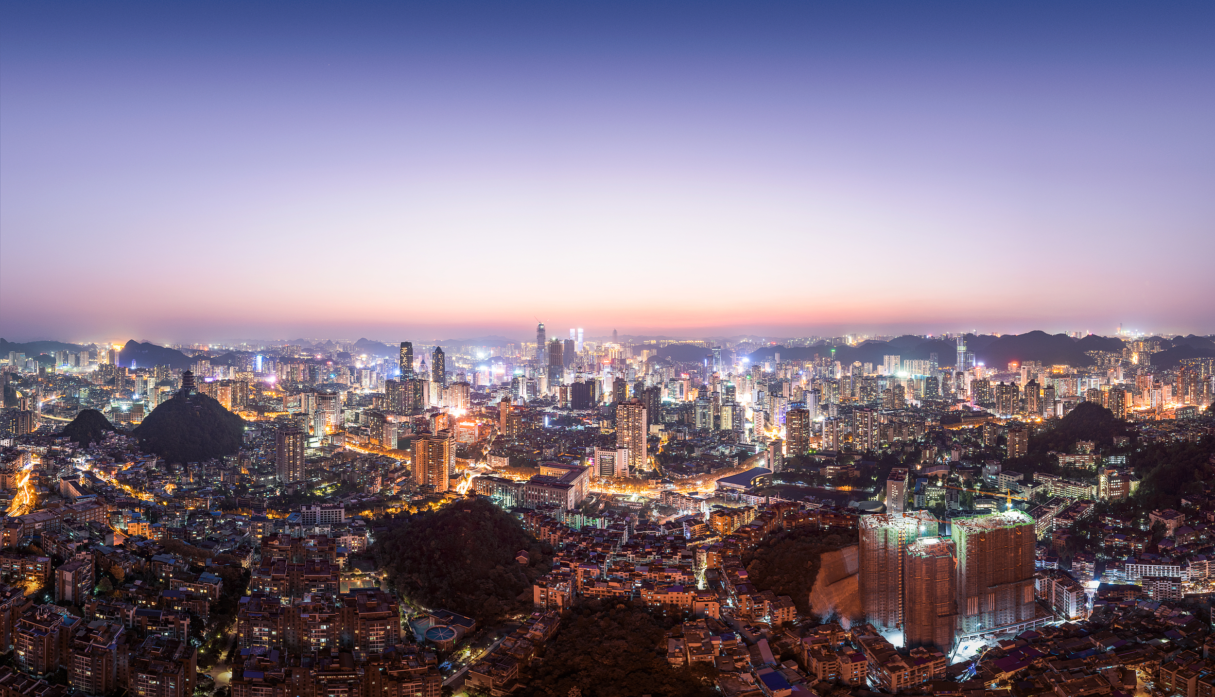 【“强省会”贵阳贵安在行动】贵阳贵安加快打造三个千亿级产业集群：奋力夺取数字经济发展“开门红”