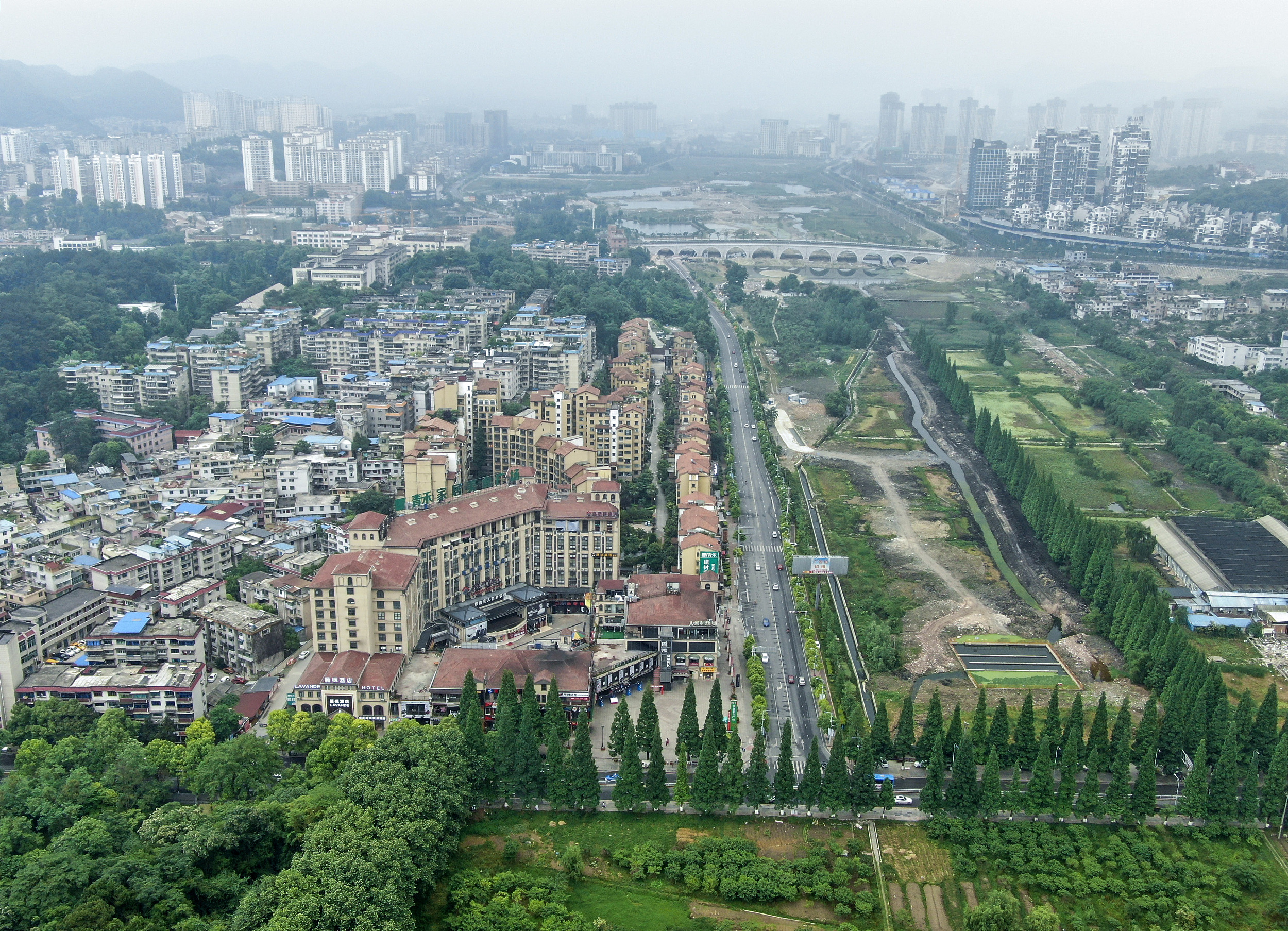 花溪区今年拟为民办“十件实事”出炉