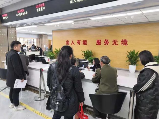 清镇市公安局推出“十条措施”为群众办实事