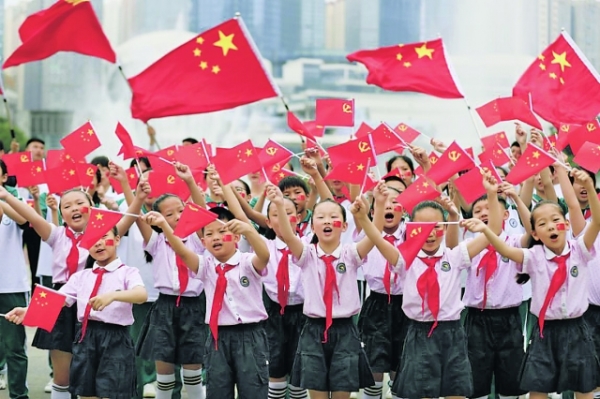 南明区花果园街道举办快闪活动 庆祝建党百年