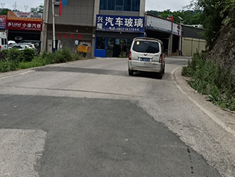 观山湖区这段坑坑洼洼的路补好了！