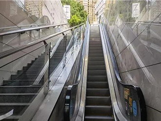 来了！贵阳黔灵山公园门口，地下通道自动扶梯全部更新投用！