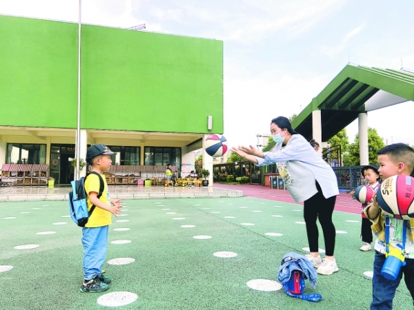 靶向发力办实事 点滴真情暖人心 ——清镇市开展“我为群众办实事”实践活动一瞥