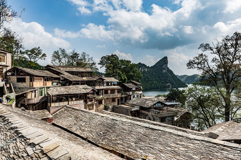 以文旅融合促乡村振兴——记全国文明村镇花溪区石板镇镇山村