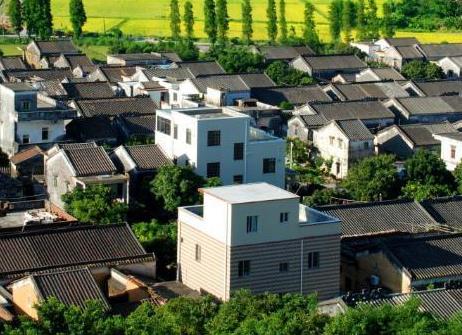 美丽和谐村风正 共同发展产业兴——记全国文明村镇观山湖区金华镇翁井村