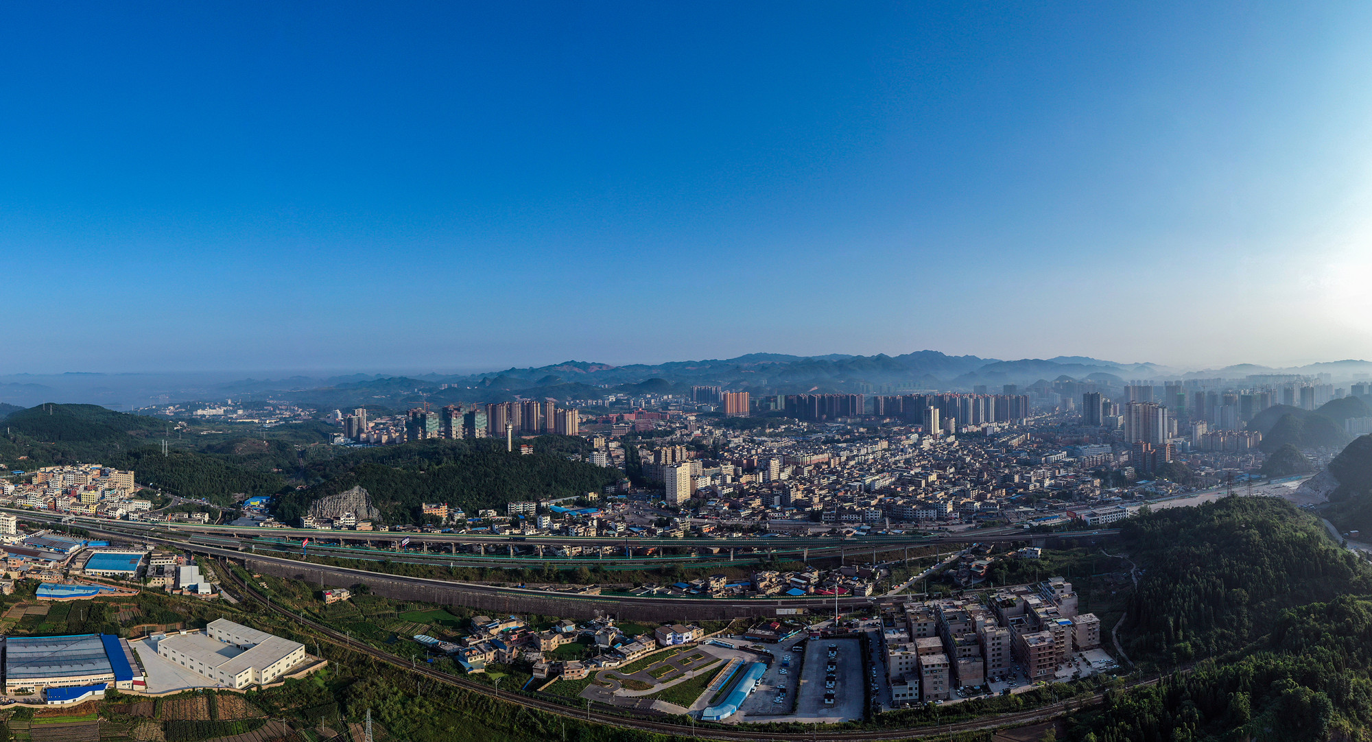 景区管理精心细心 游客游玩放心舒心——清镇市扎实开展“我为群众办实事”实践活动推进全国文明城市巩固提升一瞥