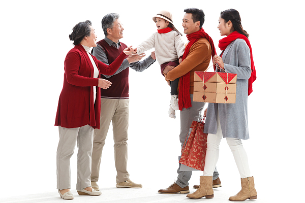 贵阳高新区——鲜花献长辈　敬老家风传