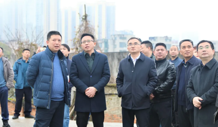 乌当区委书记王鸣明参加新天电子元器件产业园项目建设观摩活动