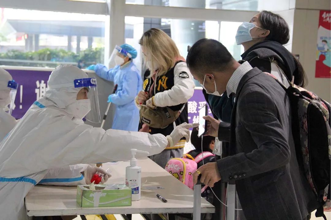 疫情防控措施大升级！贵州双龙航空港经济区全力守好“空中门户”