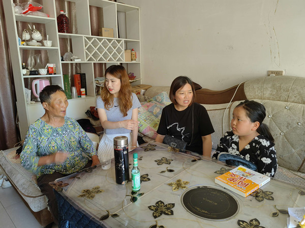 开阳县东湖小学家访出实效 架起教师与家长“连心桥”