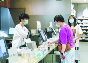 南明：疫情防控不松懈 全力以“复”促发展