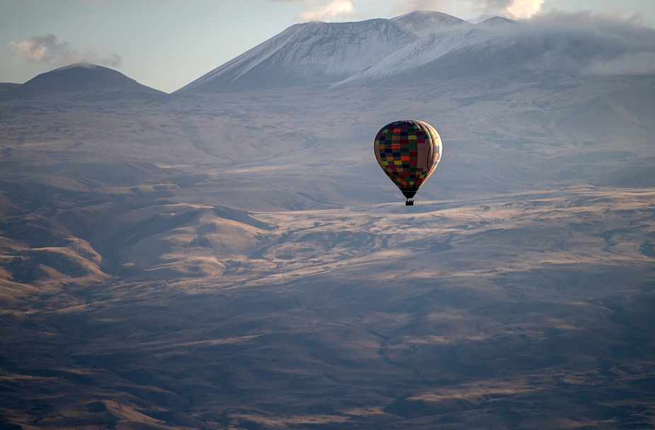 亚美尼亚举办热气球节