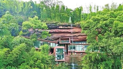 来赤水，住洞穴观美景