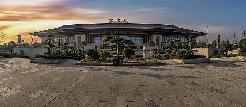 高铁进贵安 发展再提速！干部群众热议贵安站融入国家铁路网