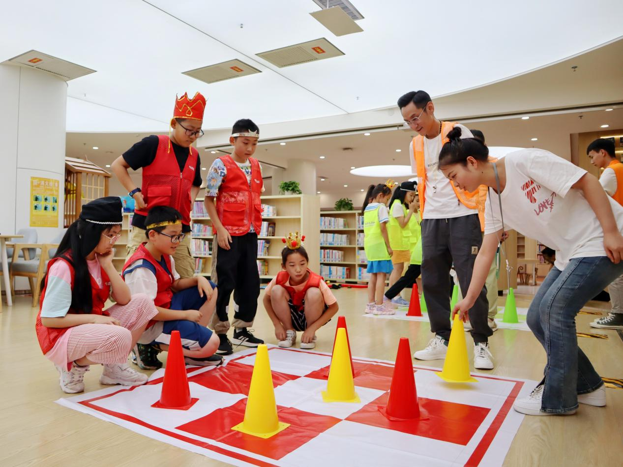 贵阳市少年儿童图书馆“奇妙夜”系列活动制造“暑”不尽的快乐