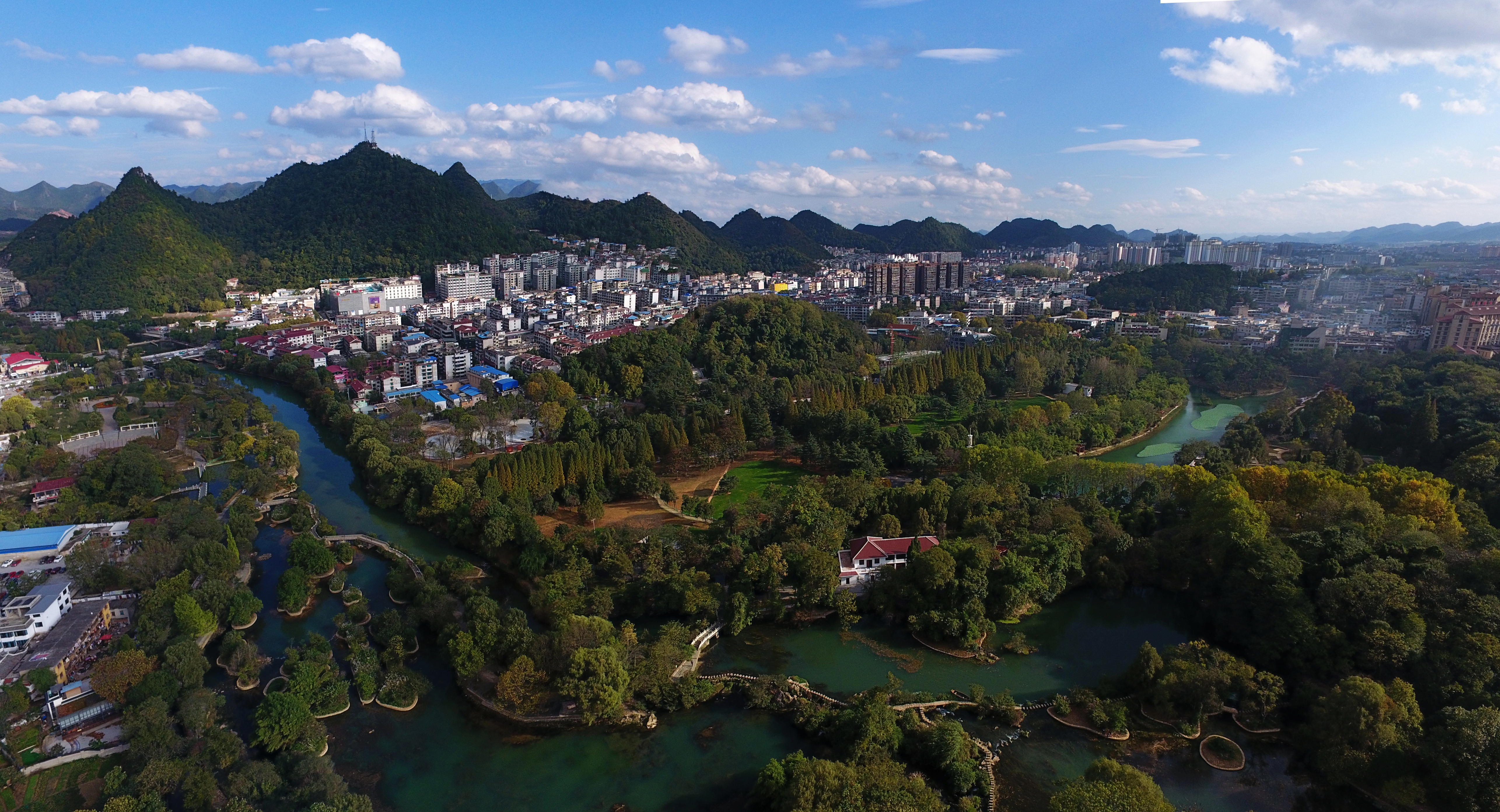 花溪区:“五个抓”助推退役军人服务保障体系建设提质增效