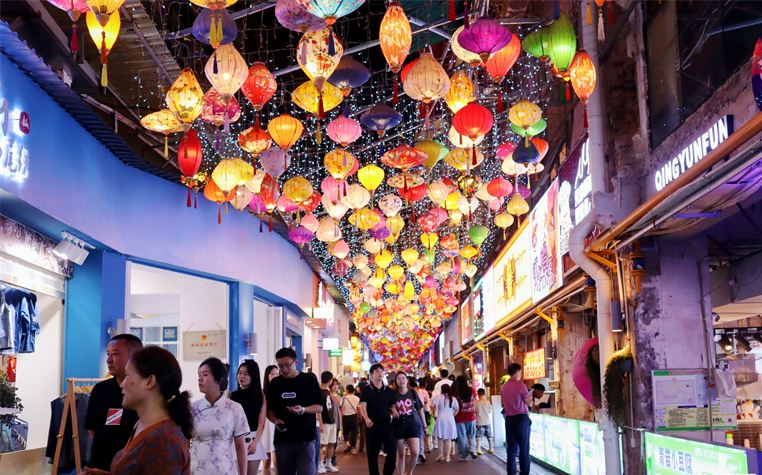 越夜越精彩!“爽爽贵阳”避暑季大热助燃“夜间经济”