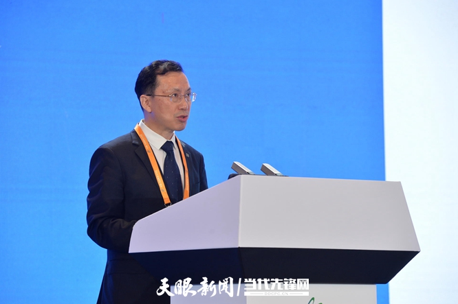 同济大学校长郑庆华:避免人工智能技术物化和异化