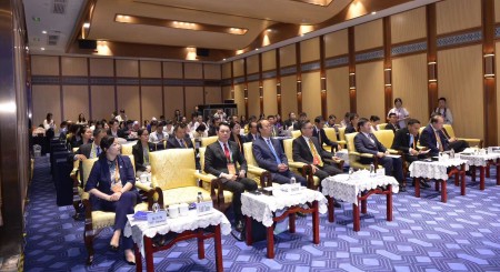 “中文+职业技能”教育发展论坛举行