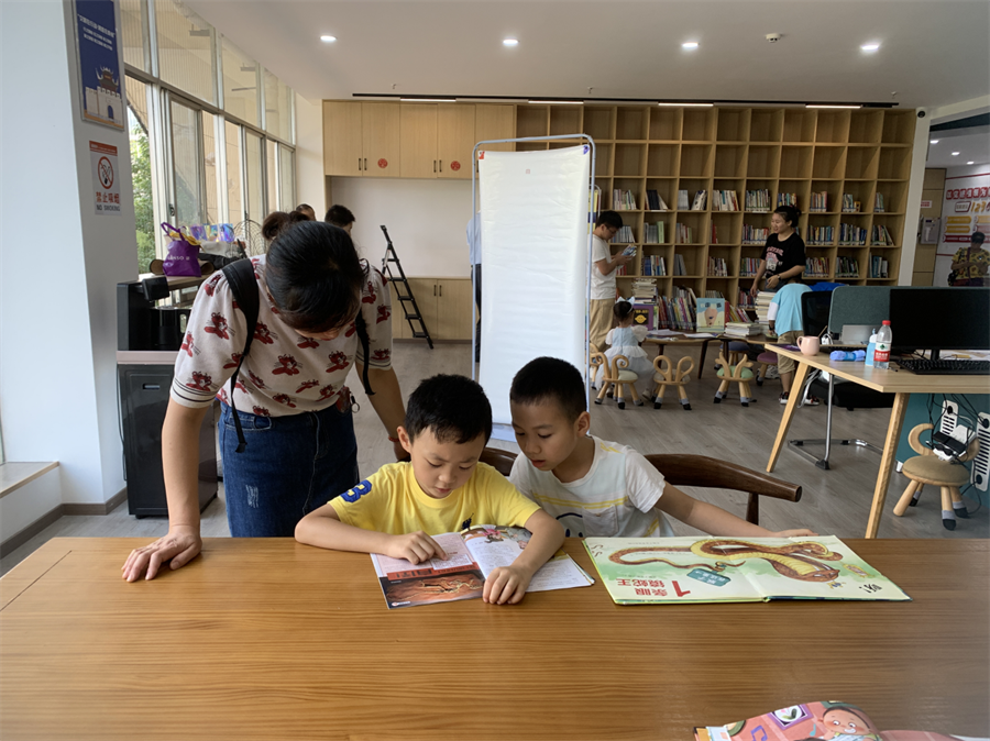 贵阳市少年儿童图书馆开展“阅读悦成长 文化进社区”系列活动