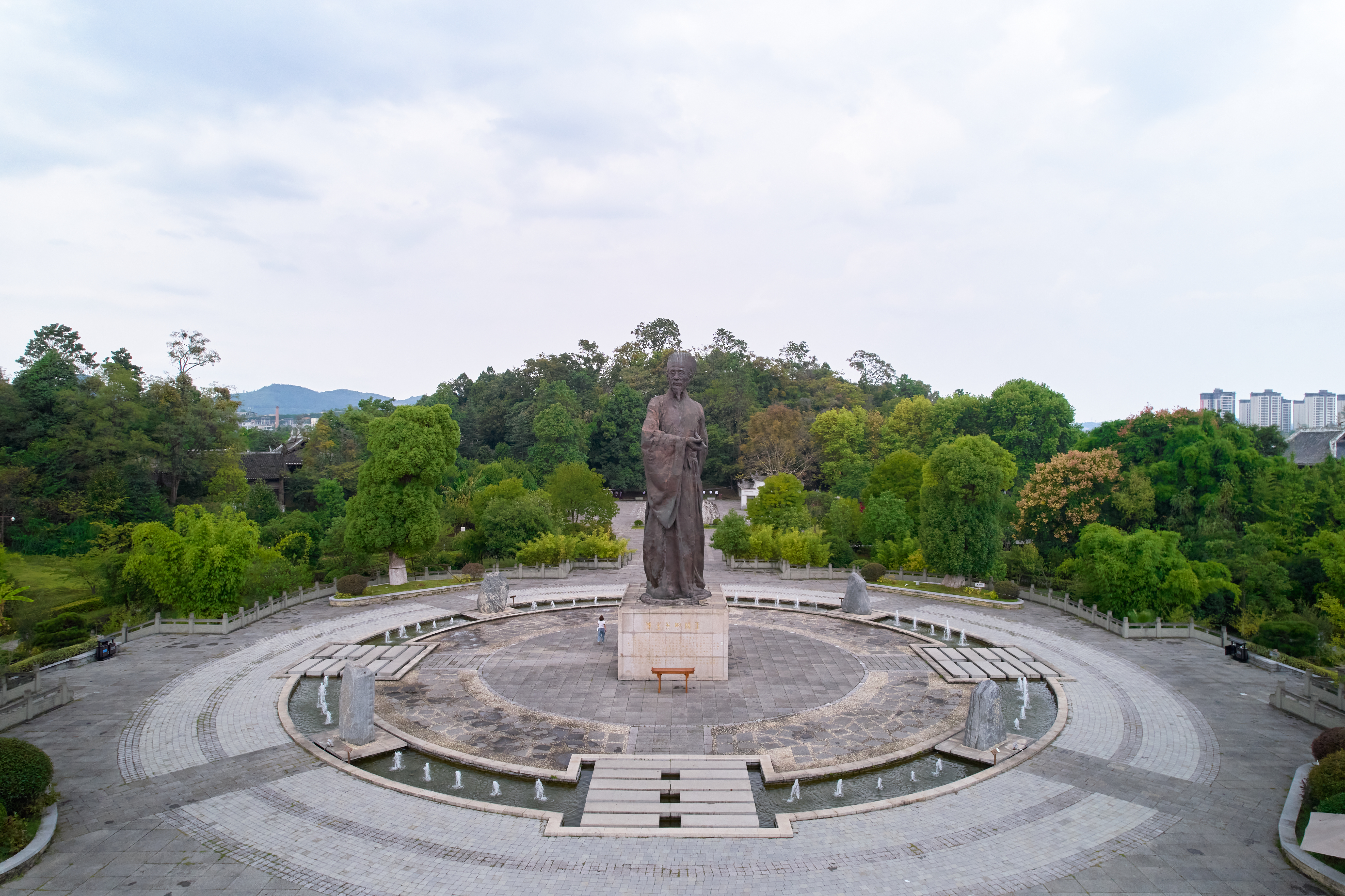 沉浸式体验阳明文化 中国阳明文化园大型灯会激光秀明日开幕