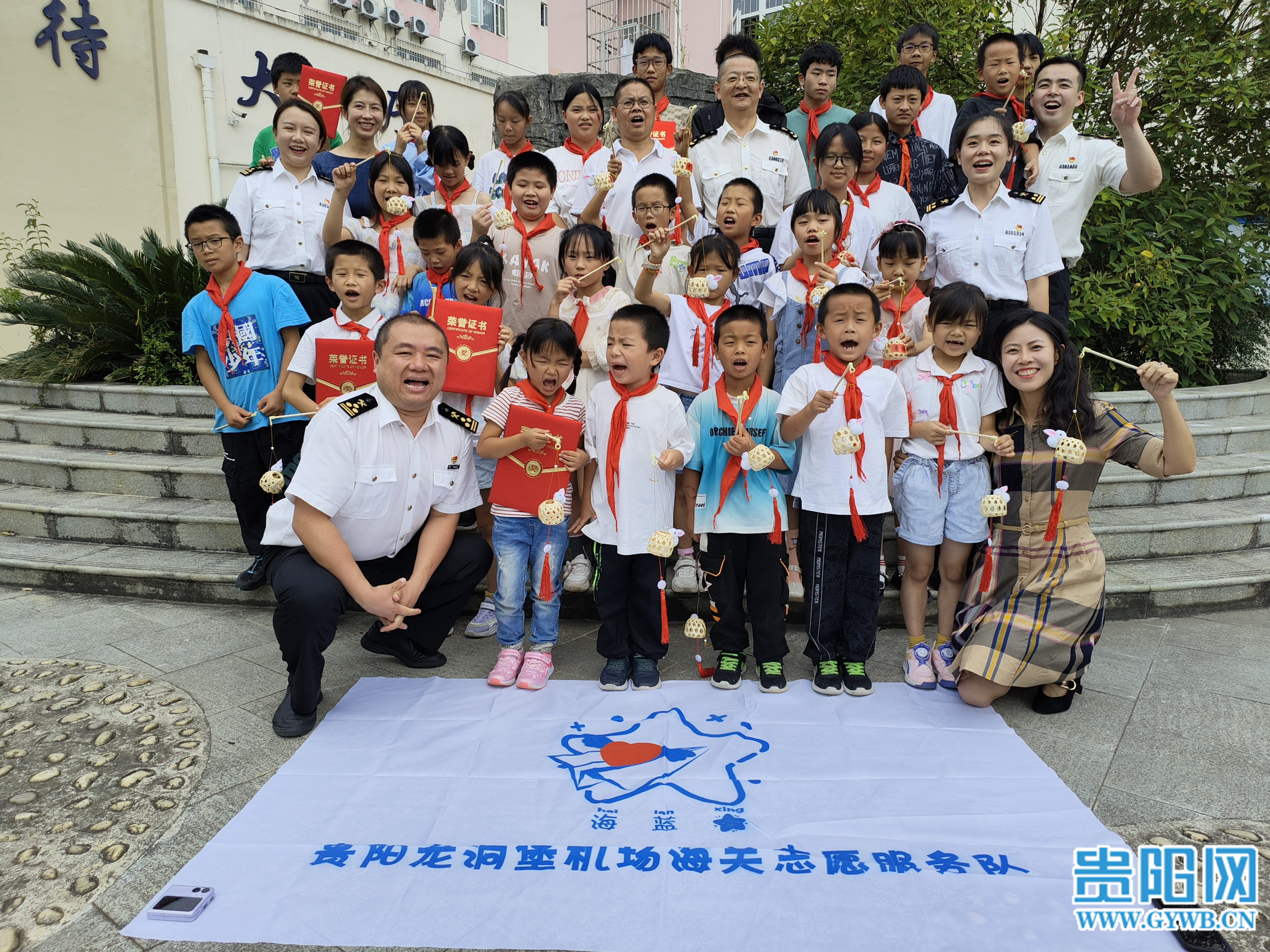 开心欢乐庆中秋 爱洒儿童福利院