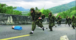 贵州财经大学组织开展2023级大学生行军拉练课目训练