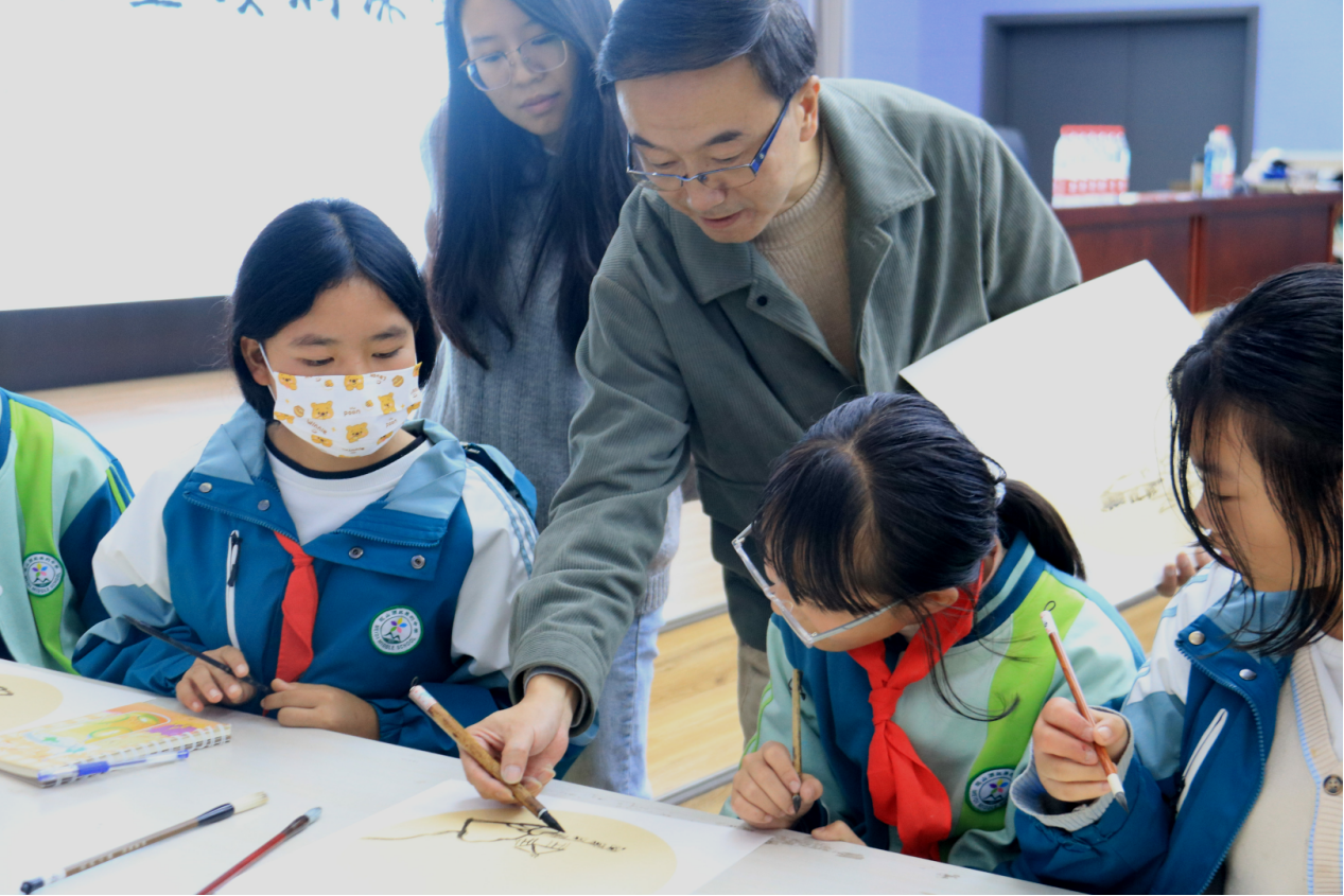 贵阳市少儿图书馆举办“美育赋能校园 水墨浸润课堂”活动