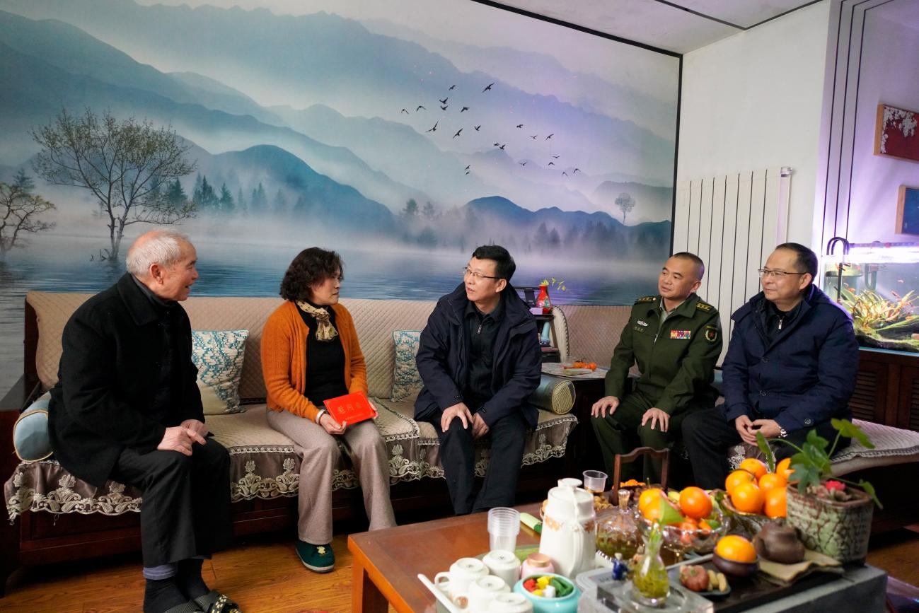 孙拥辉到贵阳市走访慰问退役军人和其他优抚对象