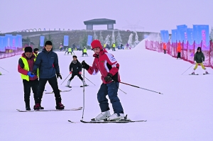 云顶滑雪场“花式宠客”