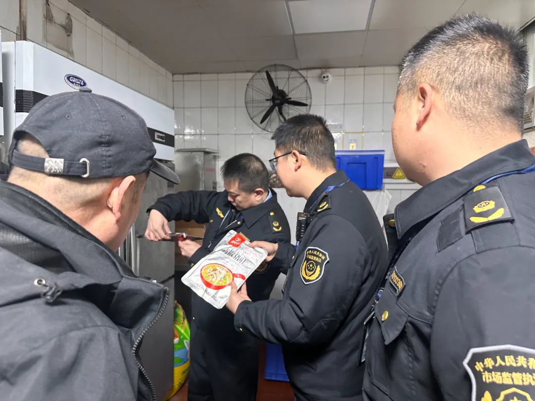 强化四个方面 规范经营行为 贵州双龙航空港经济区持续整治网络餐饮乱象