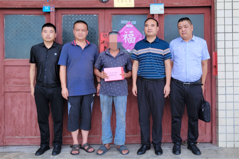 修文县走访慰问困难退役军人