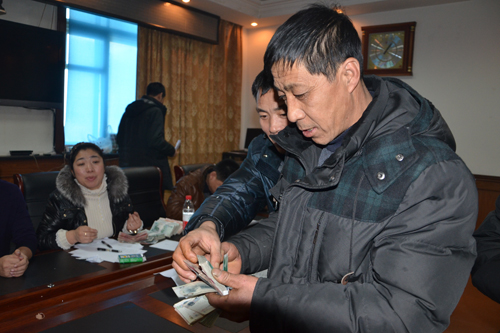 绥化庆安民工领到拖欠工资 老赖被刑事拘留