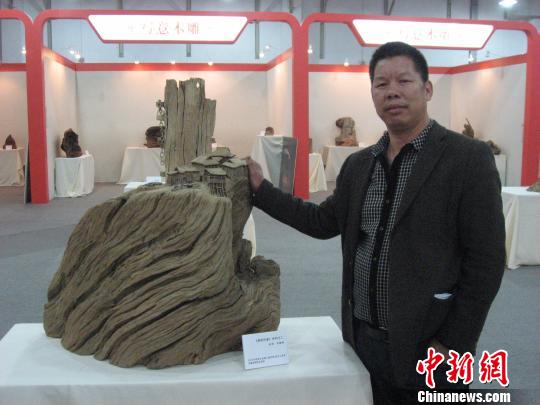上海民俗馆首次举办写意木雕个人展(图) -- 贵阳